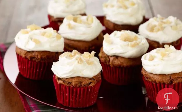 Cupcakes de turtă dulce cu glazură portocalie
