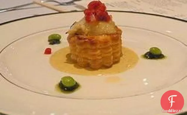 Scoici în patiserie cu sos de homar