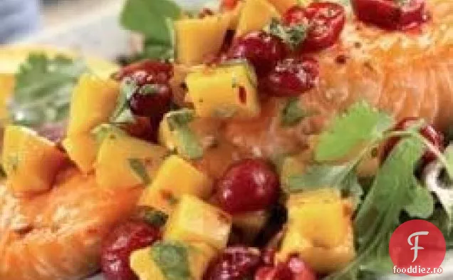 Somon caramelizat cu salsa de cireșe
