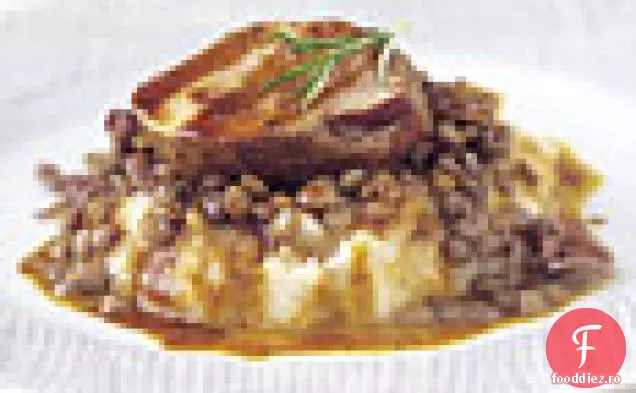 Carne De Porc Condimentată Cu Rădăcină De Țelină Pur Și Linte