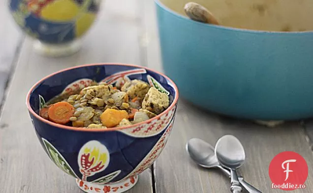 Tocană Irlandeză Vegetariană Cu Cartofi Dulci Și Tempeh