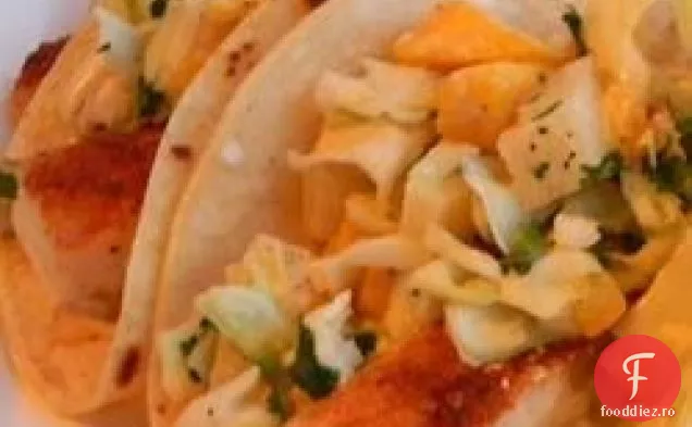 Tacos ușor de pește cu Mango-Ananas Slaw