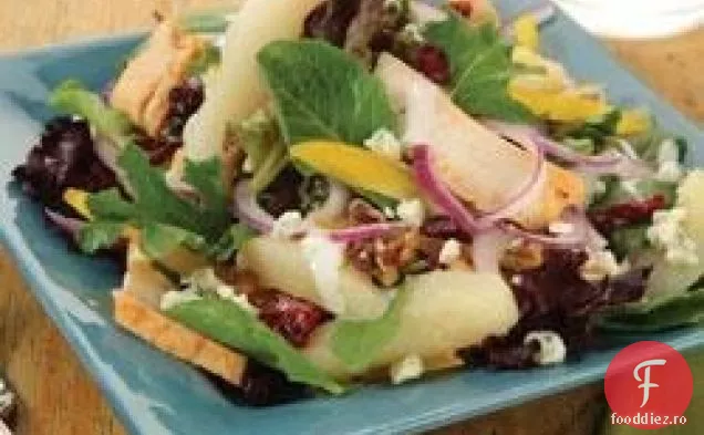 Salată de pere de pui cu brânză albastră