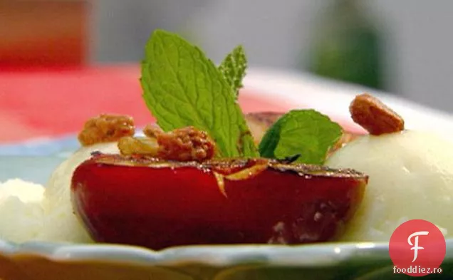 Prune la grătar cu zahăr brun cu Sorbet de lămâie