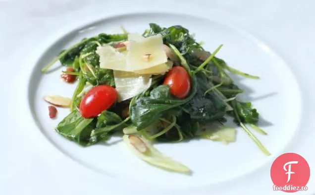 Salată de rucola și fenicul cu vinaigret de plante cu lămâie