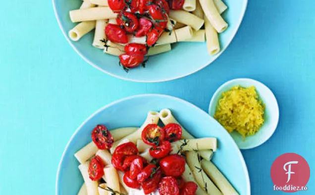 Salată de roșii Cherry prăjite și paste Ricotta