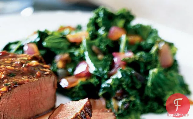 Kale cu ceapă caramelizată
