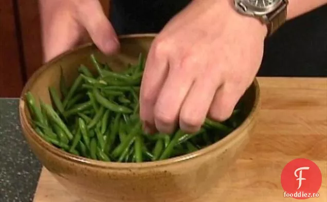 Salată de fasole verde și slănină