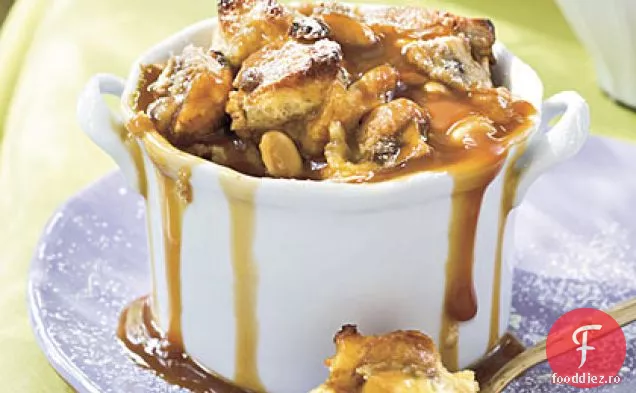 Budinci De Pâine Sandwich Cu Unt De Arahide-Banane Cu Sos De Caramel Închis