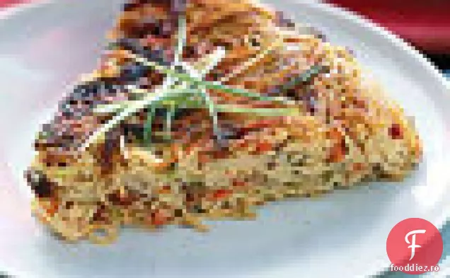Tort de tăiței crocant cu carne de porc la grătar