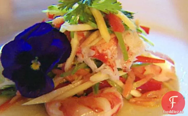 Salată de Mango verde cu coadă de creveți și homar și Dressing de lime-Chili