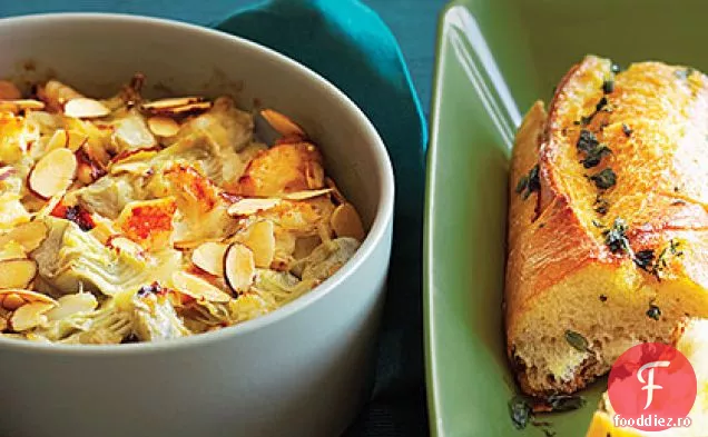 Crab cald și Anghinare Dip cu pâine franceză