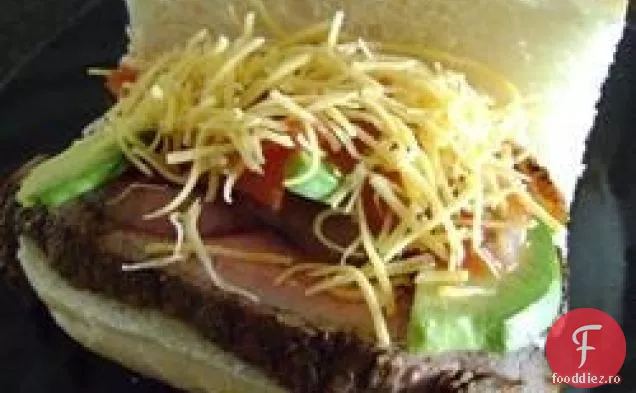Carne Asada Steak Sandwich cu salată de Avocado