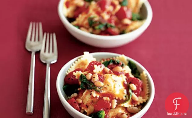 Ravioli cu roșii, fasole albă și Escarole