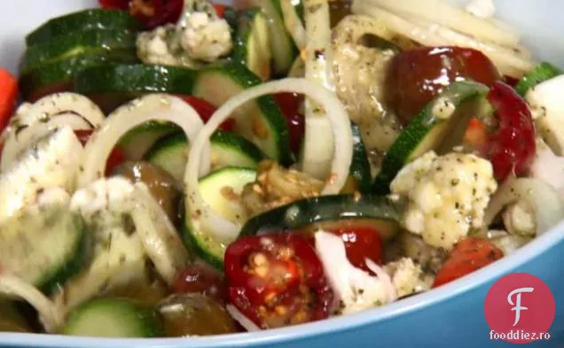 Salată De Legume Marinată