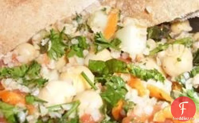 Salată de tabbouleh de coriandru cu creveți