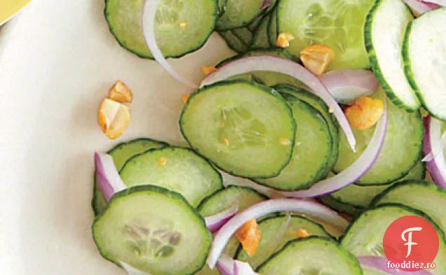 Salată De Castraveți-Arahide