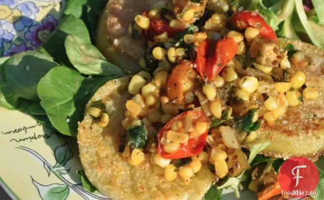 Salată De Roșii Verzi Prăjite Cu Porumb Prăjit, Okra Și Roșii