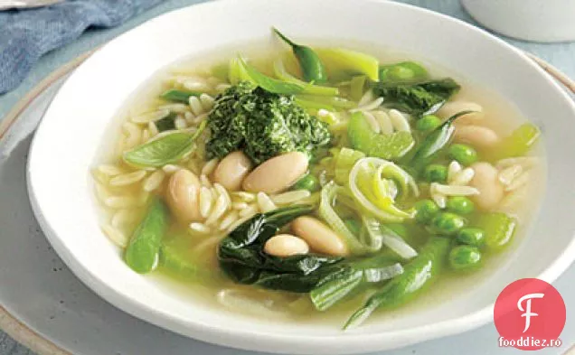 Supă de legume verzi cu Pesto de lămâie-busuioc