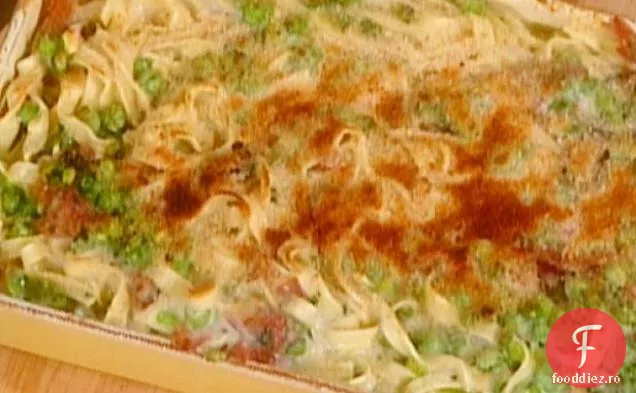 Tagliolini Gratinati con Piselli e Prosciutto: Paste gratinate cu mazăre și Prosciutto