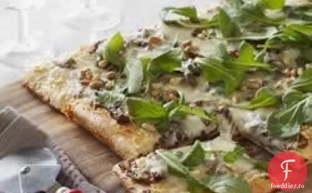 Pizza cu ceapă caramelizată și Rucola