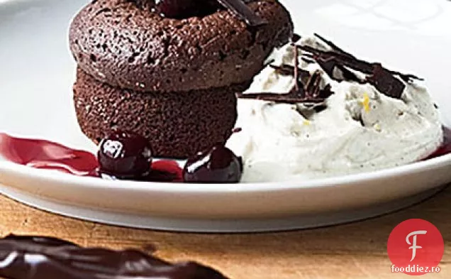 Prăjituri calde de ciocolată cu cremă Mascarpone