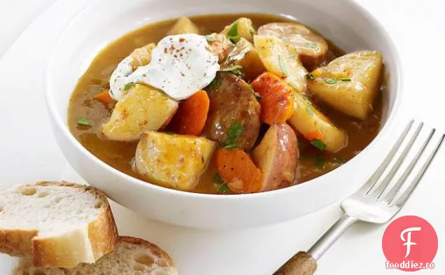 Tocană de cârnați și legume
