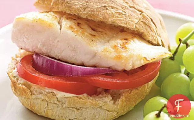 Sandvișuri de Halibut cu sos Tartar picant