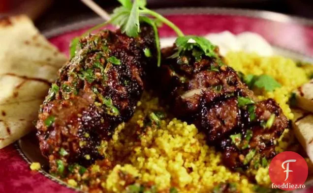 Kebaburi marocane de vită cu cuscus Curry, Raita și vinetă Charmoula