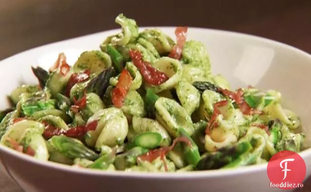 Paste Pesto cu spanac-Ricotta cu prosciutto crocant și sparanghel