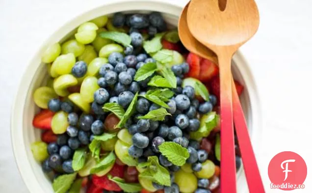 Salată de fructe cu sirop de portocale-vanilie