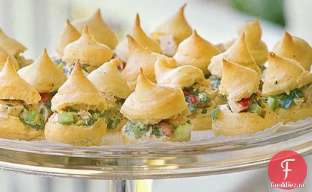 Pufuri Cu Cremă De Salată De Pui