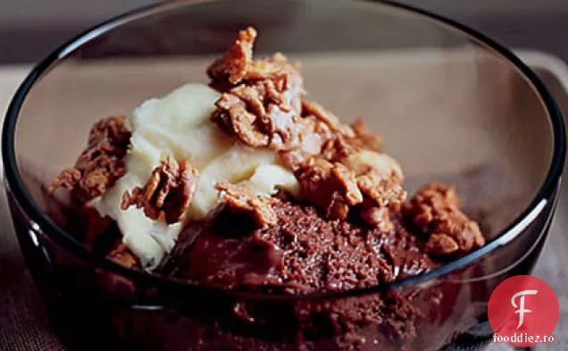 Mousse de ciocolată mătăsoasă cu unt de arahide crocant