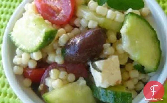 Perle de paste și salată de măsline