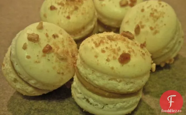 Macarons Cu Unt De Arahide Confiate