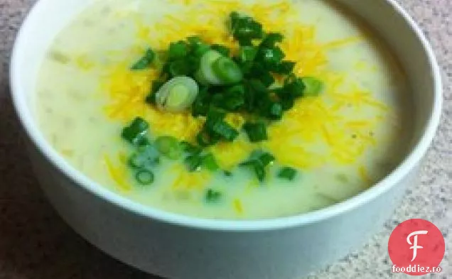 Supă ușoară și delicioasă de șuncă și cartofi