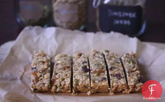Bare de Granola cu unt de arahide fără coacere