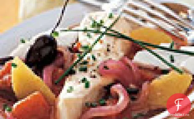 Halibut aburit cu portocale, roșii și măsline