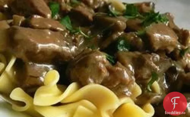 Alyson ' s Slow Cooker Carne de vită Stroganoff