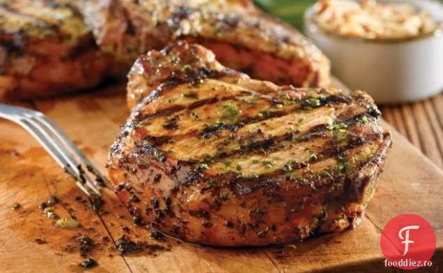Cotlet de porc la gratar cu busuioc-usturoi freca