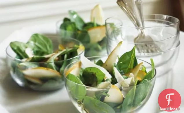 Salată de spanac-pere cu vinetă de muștar