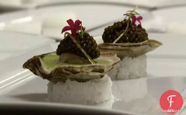 Vichyssoise de stridii Kumumoto și caviar Regal Sterling