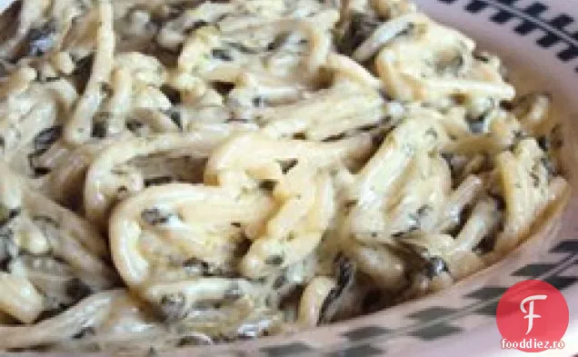 Sos Alfredo de spanac (mai bun decât Olive Garden-Olive Garden)