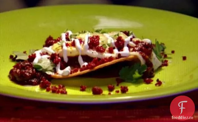 Ouă în stil Ranch cu Chorizo și sos de Chile roșu de roșii