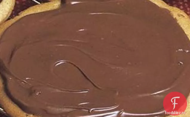 Cookie-uri decupate cu unt de arahide de vacanță