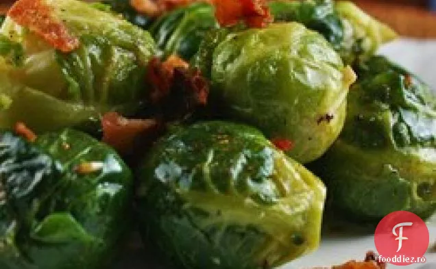 Usturoi varză de Bruxelles cu slănină crocantă