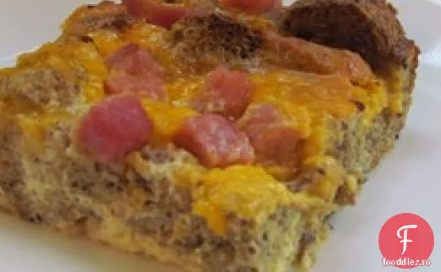 Omletă de șuncă și brânză peste noapte