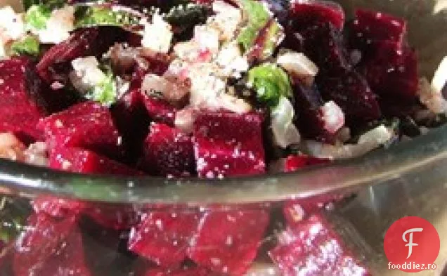 Sfeclă prăjită și verdeață de sfeclă Sotată