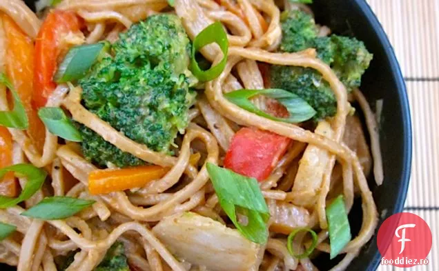 Arahide Soba Se Amestecă Fry