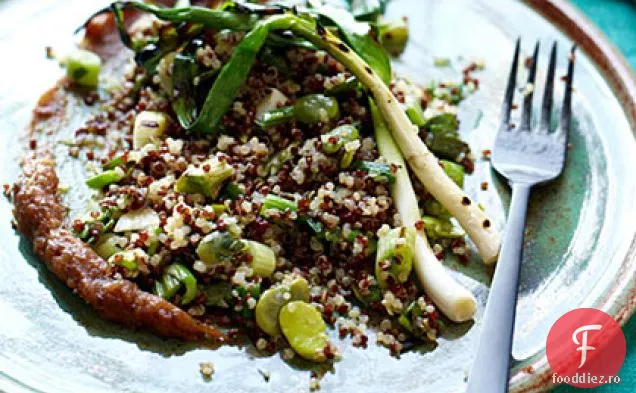 Salată de Quinoa cu Scallions la grătar, Favas și curmale